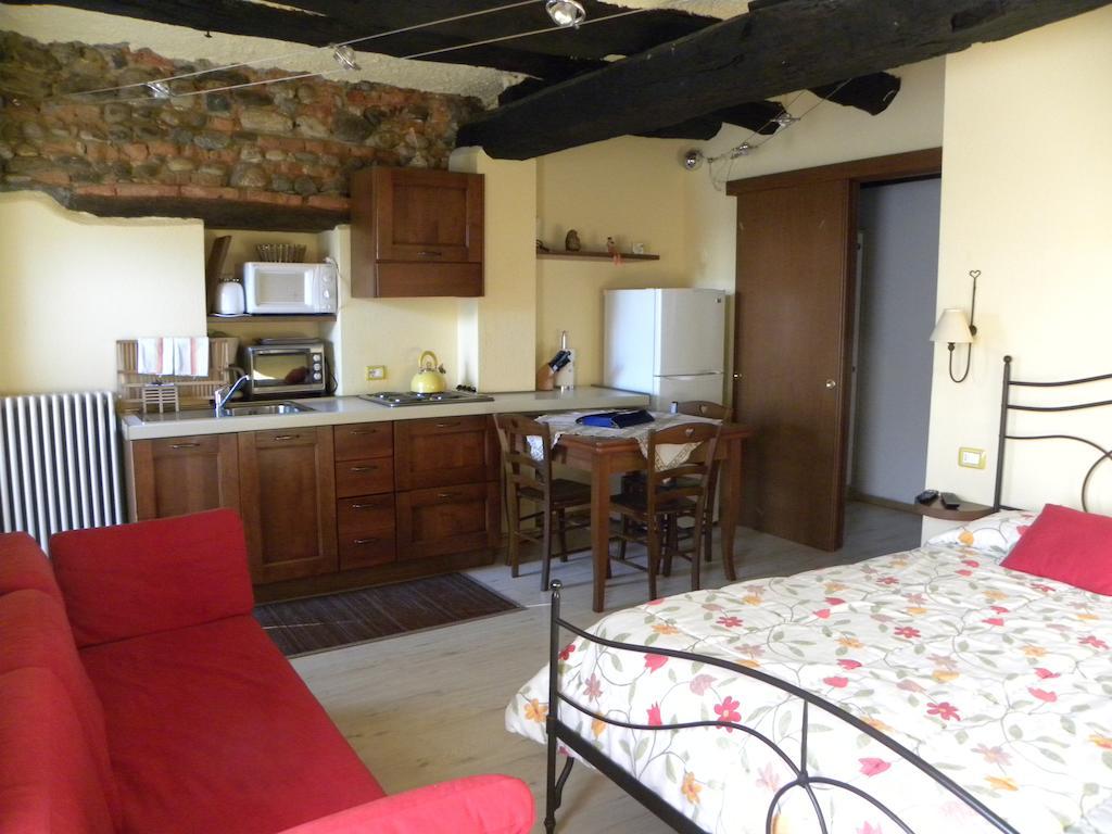 Agriturismo Fano'S Farm Suno Bilik gambar