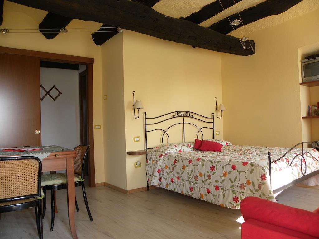 Agriturismo Fano'S Farm Suno Luaran gambar